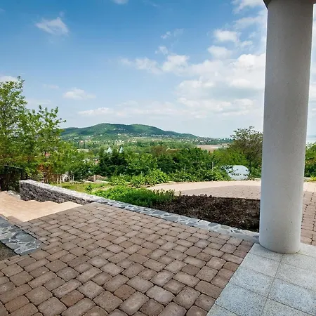 Portico Badacsonytomaj